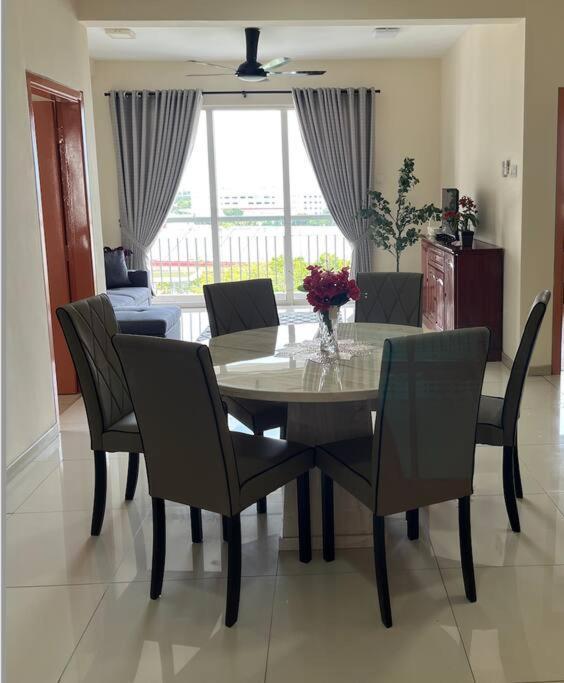 Homestay Ttdi Adina 710 Shah Alam,Sek 13,Msu,3Bedroooms Екстериор снимка