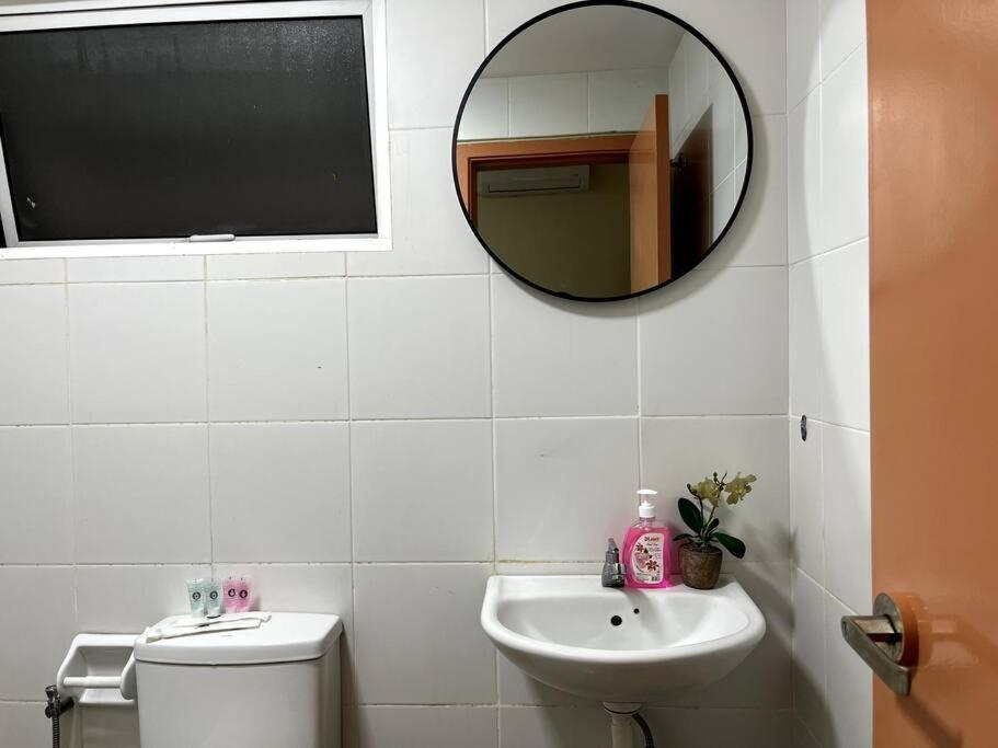 Homestay Ttdi Adina 710 Shah Alam,Sek 13,Msu,3Bedroooms Екстериор снимка